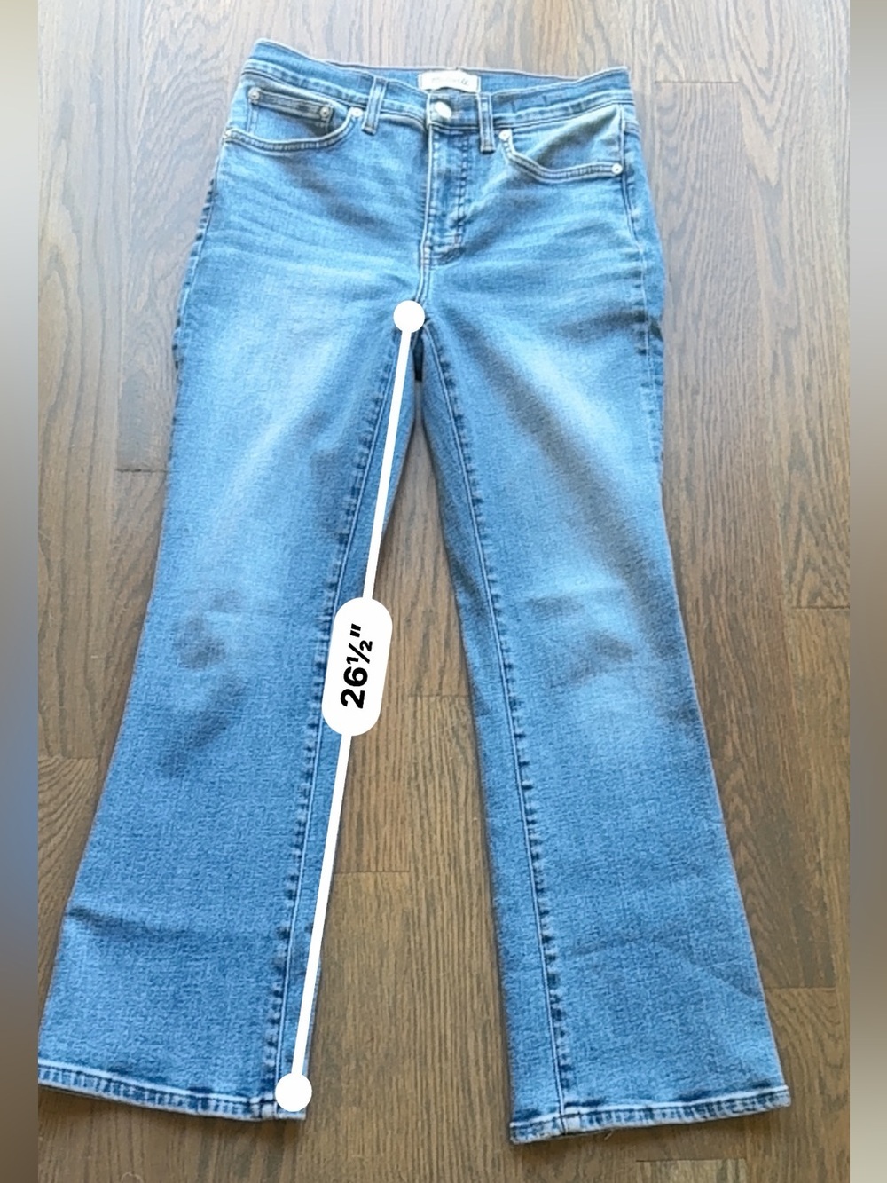 Madewell Mid Rise Kick out
Women's Boot Cut Kick Flare Jeans
Sz 28 - Picture 8 of 9